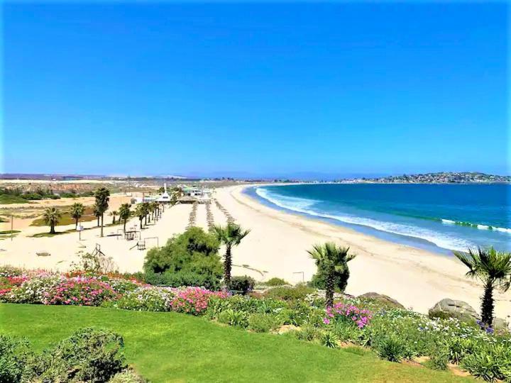 Primera Linea Primer Piso Al Lado De La Playa! 5 Pax Apartamento