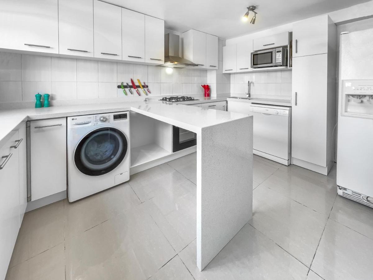 Primera Linea Primer Piso Al Lado De La Playa! 5 Pax Apartamento *
